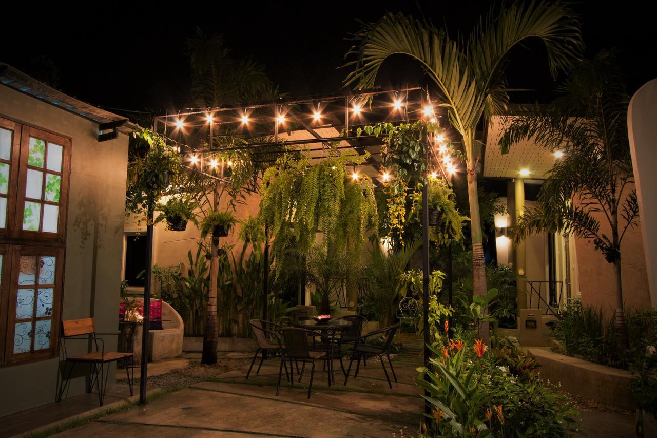 Casa Malee Hotel Chiang Mai Exterior photo